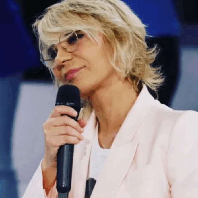 La tv ha perso il ritmo? Da Amici a Canzonissima (e non solo), programmi dilatati dove tutto si allunga e niente pesa