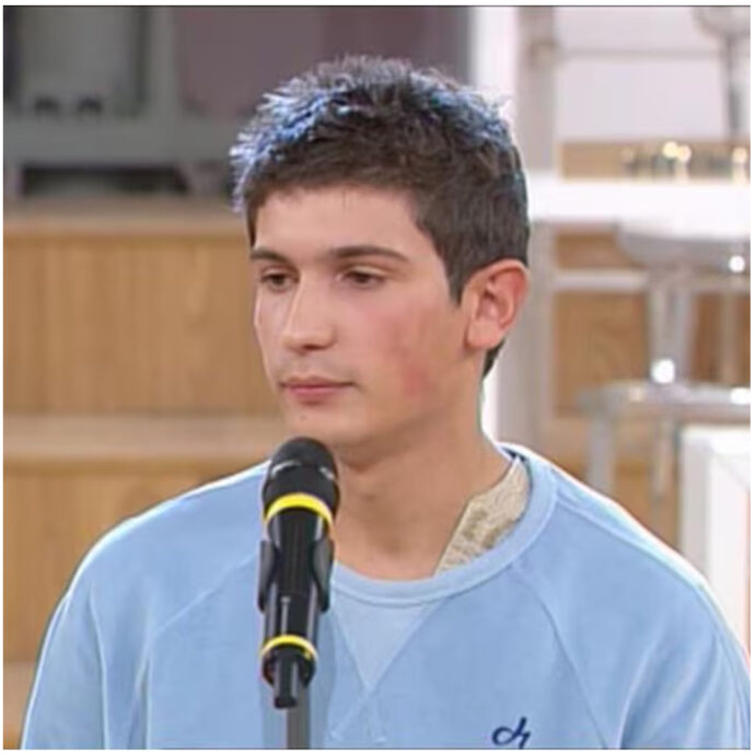 “Quando ho sentito che il prossimo Sanremo lo condurrai tu, non ho potuto fare a meno di pensare a quel ragazzo che ballava accanto a me”: Pierdavide Carone chiama Stefano De Martino