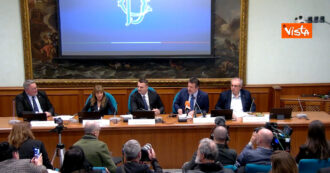 Copertina di Salvini blinda le domande dei giornalisti: “Non rispondo su Santanché, Delmastro e nomine”