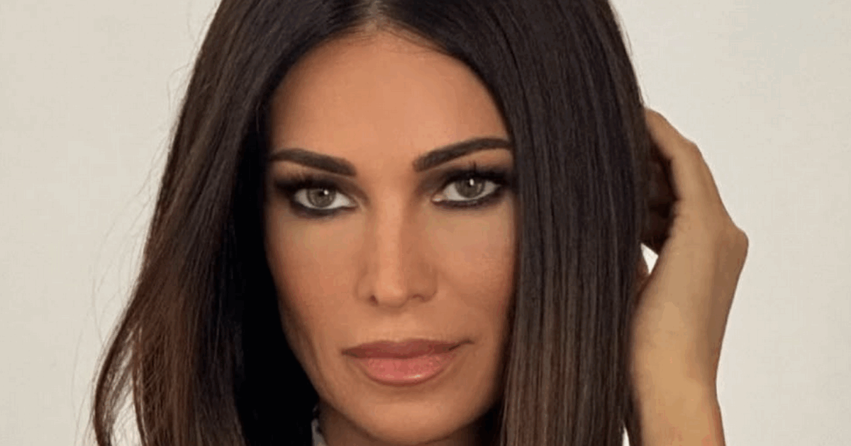 “Pensavo fosse mia amica, mi fidavo ma ha tentato di rubarmi il marito mentre io le parlavo della crisi con lui. Per fortuna l’ho scoperto…”: parla Manuela Arcuri