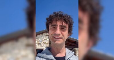 Copertina di Bignami (FdI): “Controllo in hotel a Salis? Piagnucola, povera stella. Per gli italiani dovrebbe stare altrove”