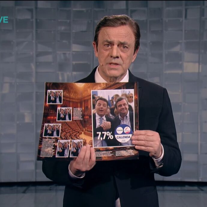Crozza-Calenda e il suo album delle figurine di me***: “Referendum? I sondaggisti mi chiamavano ogni giorno…”