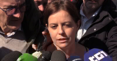 Copertina di Salis: “Controllo della polizia in hotel senza spiegazioni né verbale, fatto grave per democrazia”. Bonelli e Fratoianni: “Piantedosi spieghi”