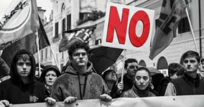 Copertina di Dopo la vittoria, servono altri No