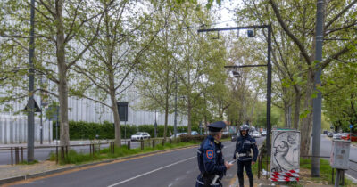 Copertina di Milano, 90mila multe ai motociclisti annullate per la preferenziale vietata durante i Giochi: “Segnaletica non chiara”