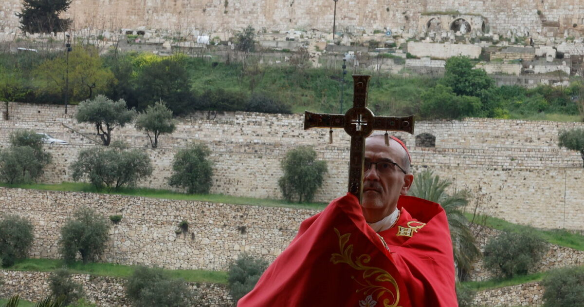 Israele impedisce al cardinale Pizzaballa di entrare nel Santo Sepolcro a Gerusalemme per la Messa delle Palme: “Gravissimo precedente”. La polizia: “Motivi di sicurezza”
