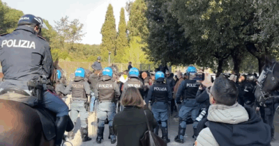 Copertina di Anarchici al presidio (vietato) a Roma: 91 identificati, si valuta il foglio di via. Meloni: “La conferma che il decreto sicurezza funziona”
