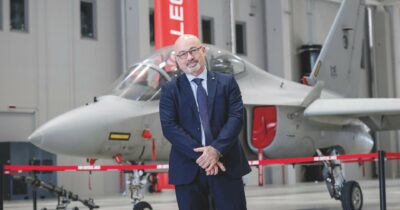 Copertina di Leonardo. Vacilla Cingolani, il gelo sullo scudo aereo con Palazzo Chigi