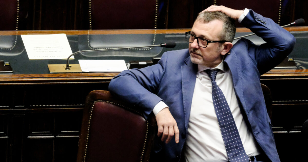 Caso Delmastro, l’ex sottosegretario sarà sentito dalla commissione Antimafia