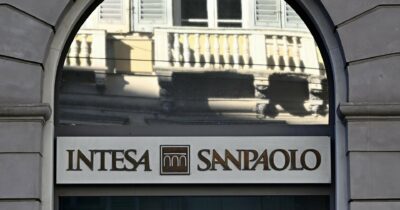 Copertina di “Spione” di Barletta: a Intesa multa 31,8 mln