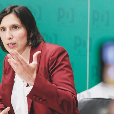 Copertina di Idea Bersani “federatore” per stoppare le primarie