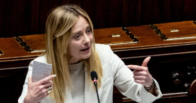 Copertina di Meloni in Parlamento dopo la sconfitta al referendum: la premier riferirà il 9 aprile. “Né voto anticipato né rimpasti”