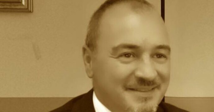 Benevento, il capo gabinetto di Mastella arrestato in flagranza per concussione: stava intascando 4mila euro in contanti