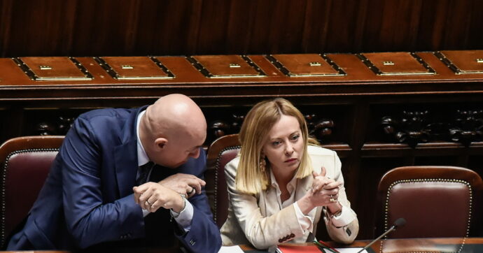 La cattiva stella di Sigonella: il “piccolo” No di Crosetto rievoca Craxi e serve (anche) a salvare i cocci del centrodestra