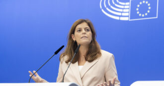 Copertina di 2 giugno, Ilaria Salis contro la parata militare: “Da abolire”. E Meloni risponde