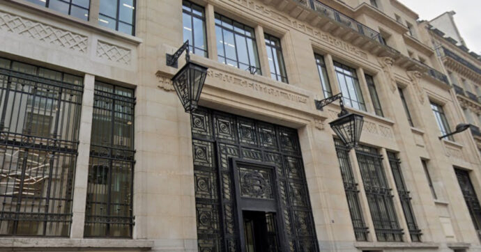 Perché la bomba davanti alla Bank of America a Parigi va letta come un frammento di guerra clandestina