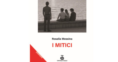 Copertina di ‘I mitici’, la storia di quattro amici e il duro scontro tra passato e presente