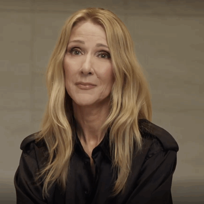“Ho sentito le vostre preghiere. Mi sento bene, forte, sono emozionata, ovviamente un po’ nervosa”: Celine Dion torna sul palco con 10 eventi a Parigi – IL VIDEO