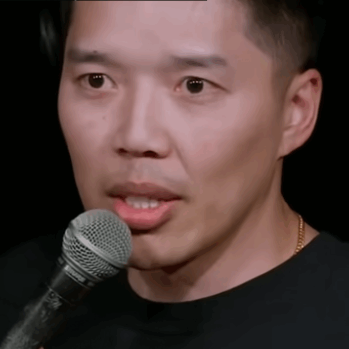 È morto Alex Duong, l’attore e comico della serie tv “Blue Bloods” era malato di una rara forma cancro. Per le cure aveva accumulato debiti per 400mila dollari