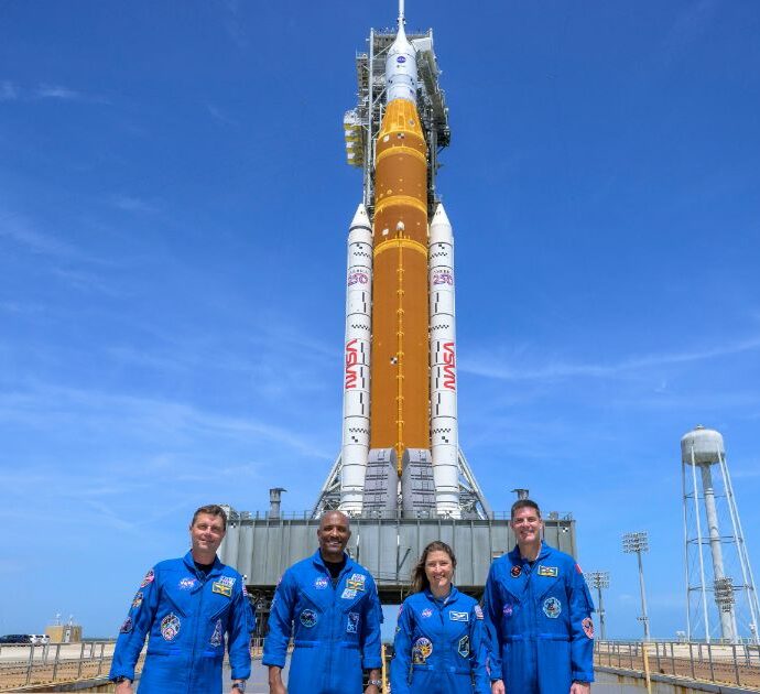 “Una missione epica”, gli astronauti pronti a una nuova frontiera. Iniziato il conto alla rovescia al Kennedy Space Center