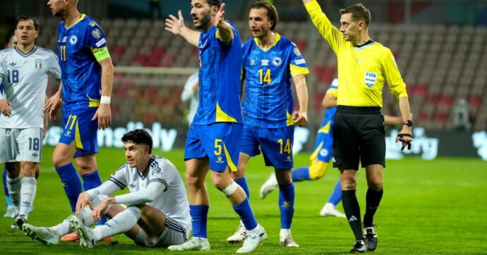 Incubo Bastoni: dopo le polemiche, il suo rosso condanna l’Italia all’eliminazione dal Mondiale