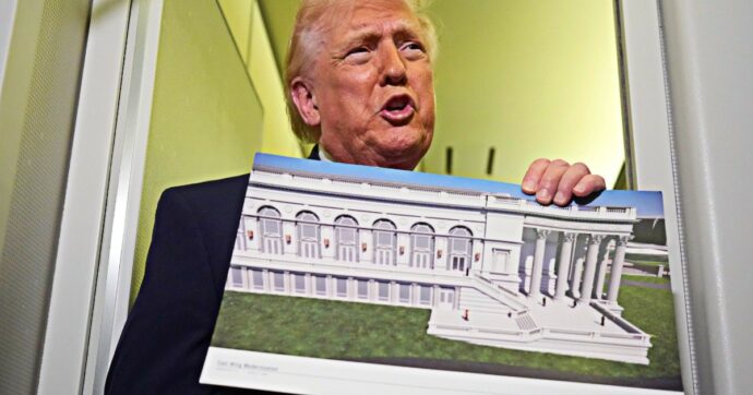 Il giudice blocca il salone delle feste di Trump. La furia del tycoon: “Causa fatta da un gruppo di estremisti di sinistra folli”