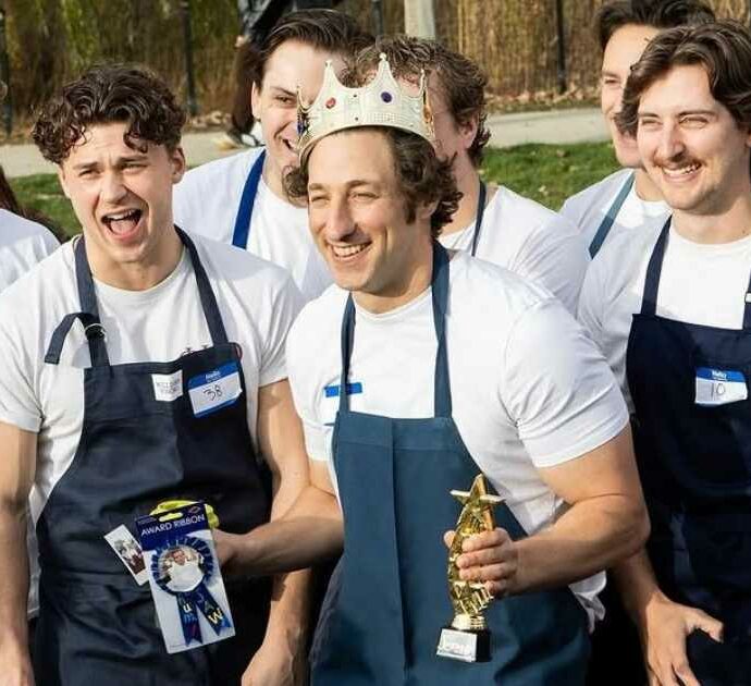 Quando l’“incredibile somiglianza” diventa un business: cos’è e come funziona il trend delle gare di sosia dei vip che riunisce migliaia di persone nelle piazze