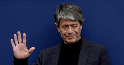 Copertina di Emmanuel Carrère: “La Russia è la mia patria: preferisco non andarci…”