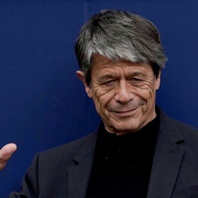 Copertina di Emmanuel Carrère: “La Russia è la mia patria: preferisco non andarci…”