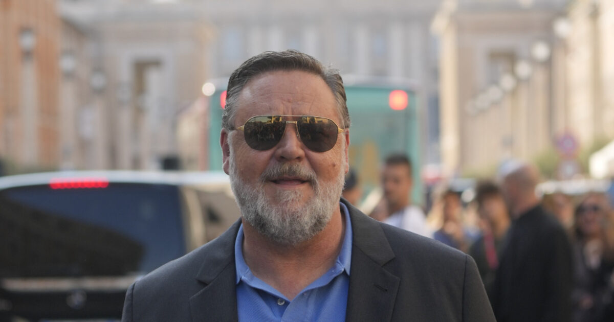 “Un’alba buia per l’Italia, di nuovo. Com’è possibile?”: ‘il Gladiatore’ Russel Crowe deluso per la Nazionale eliminata (per la terza volta) ai Mondiali