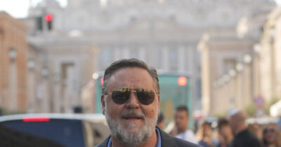 Copertina di “Un’alba buia per l’Italia, di nuovo. Com’è possibile?”: ‘il Gladiatore’ Russel Crowe deluso per la Nazionale eliminata (per la terza volta) ai Mondiali