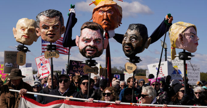 Cari cittadini americani, inutile protestare con lo slogan ‘No Kings’: quel che c’è lo avete voluto voi