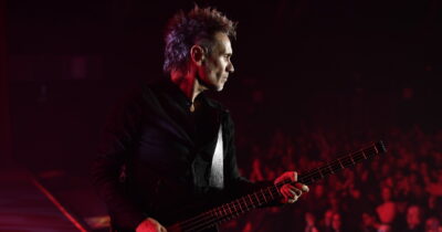 Copertina di Nek: “Il potere e l’economia governano tutto. La posta in gioco è più preziosa di un conto in banca ed è la nostra vita, chi decidiamo di essere”