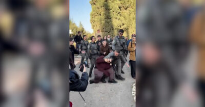 Copertina di Pena di morte per i palestinesi, proteste davanti al parlamento israeliano: manifestanti dispersi con gli idranti