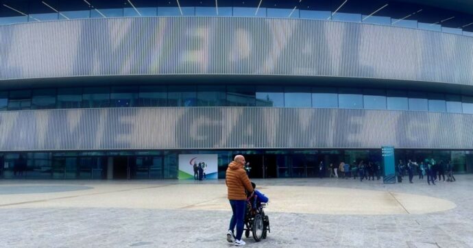 “Le Paralimpiadi si sono trasformate in un episodio triste e inaccettabile per mio figlio disabile”: il racconto di un papà