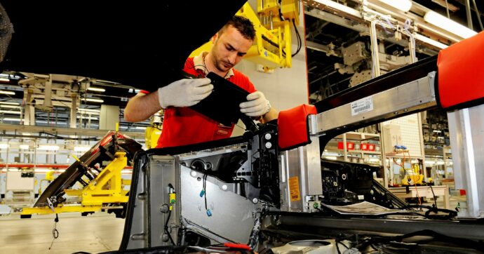 Mercato del lavoro fermo, aumentano solo i super precari