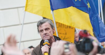 Copertina di Calenda va a caccia di filorussi. Ma sono i suoi alleati ovunque