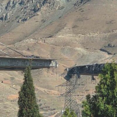 Copertina di “Pedaggio iraniano per Hormuz”. E Trump abbatte il ponte di Karaj