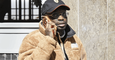 Copertina di Bello Figo a processo per violenza sessuale su una 15enne. L’accusatrice: “Mi hanno chiamato carne fresca. A un certo punto si è avvicinato e mi ha molestata”