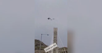 Copertina di Teheran abbatte F15 statunitense, due elicotteri e un aereo Usa sorvolano l’area a bassa quota alla ricerca dei piloti