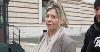 Copertina di Bartolozzi alla Camera: l’ex capa di gabinetto dribbla le domande sul rinvio a giudizio per il caso Almasri