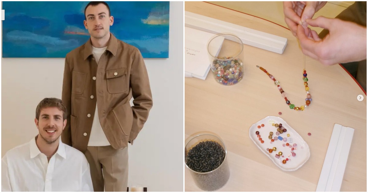 “Ci siamo licenziati e abbiamo fatto un salto nel vuoto per seguire un business nato un po’ per caso. Ora con le nostre Collanine Colorate diamo lavoro a chi è in difficoltà”: la storia di Lorenzo e Giacomo