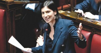 Copertina di I bandi in Campania e le nomine a Firenze: il caso Claudia Conte  imbarazza pure il Pd