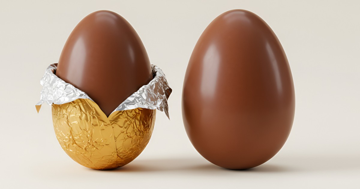 Uova di Pasqua piene di vermi al posto della sorpresa, la scoperta choc di un gruppo di studenti in gita: chiusa fabbrica di cioccolato in Irpinia