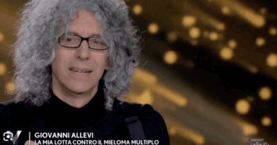 Copertina di Giovanni Allevi: “Ho toccato il fondo dopo la chemio: pesavo 63 chili, ero in bilico tra la vita e la morte. La malattia mi ha lasciato segni indelebili, dicono che non vivrò a lungo ma non ci credo”