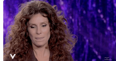 Copertina di “Con Nicolò De Vitiis non è finita per i figli. Ora amo Vito, mi ha conquistata chiedendomi che shampoo e balsamo usassi”: così Veronica Ruggeri a Verissimo