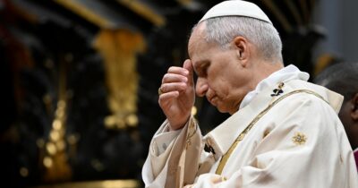 Copertina di “Chi ha il potere di scatenare le guerre scelga la pace”: il messaggio di Papa Leone XIV ai leader mondiali