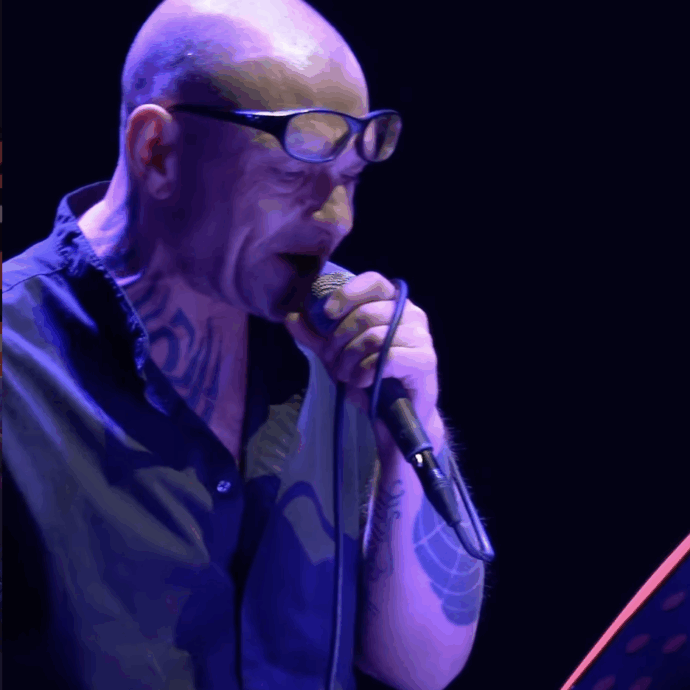 “Mi sono distrutto col crack per uccidere ’O Zulu, ora ho perso 30 chili per mio figlio. Mi sono tatuato ‘terrone di me**a’ ma mia madre pensa che ci sia scritto ‘tesoro di mamma’”: parla Luca Persico