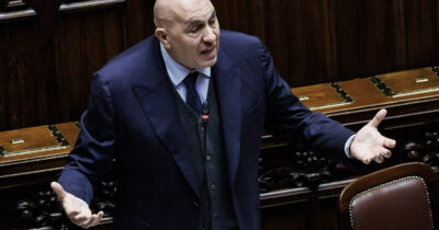 Copertina di Iran, Crosetto in Aula: “Vietare uso basi Usa? No a insubordinazioni isteriche, nessun governo lo ha mai fatto”