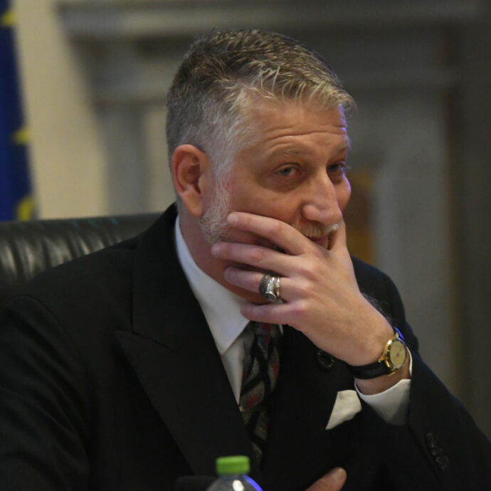 Fondi al cinema, lasciano due membri della commissione ministeriale. Il critico Mereghetti: “Distanza da certe scelte”